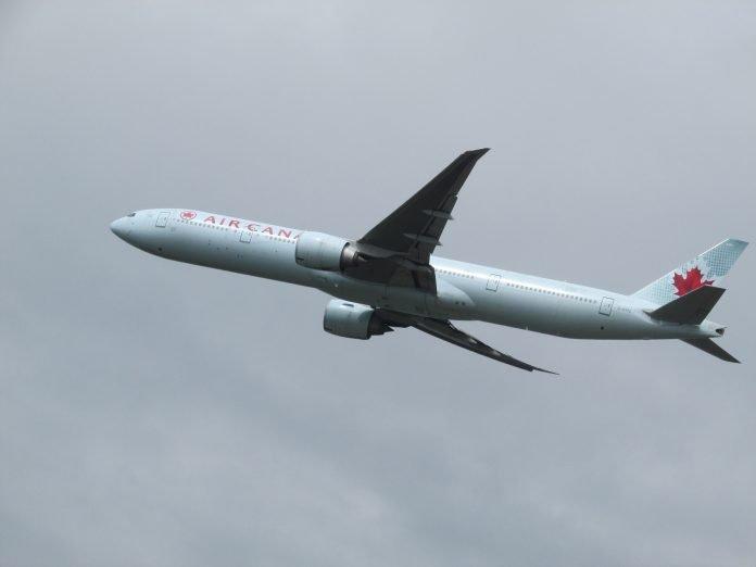 plane-spotting-2311055_1920