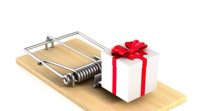 8 Ways to Protect Yourself against Scams on Black Friday and Cyber Monday Holiday scam